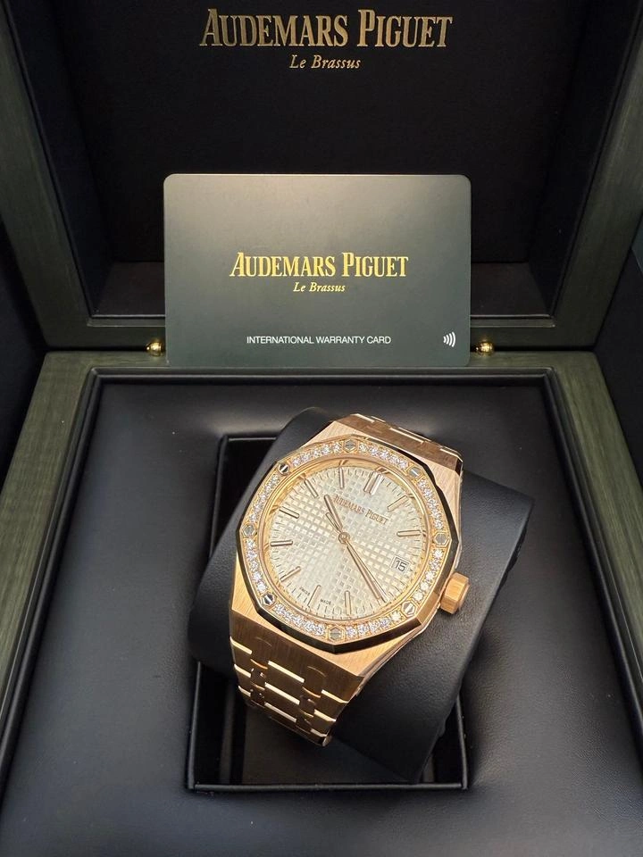 Audemars Piguet Royal Oak 50th Anniversary, Ref. 15551OR - Silver Dial
