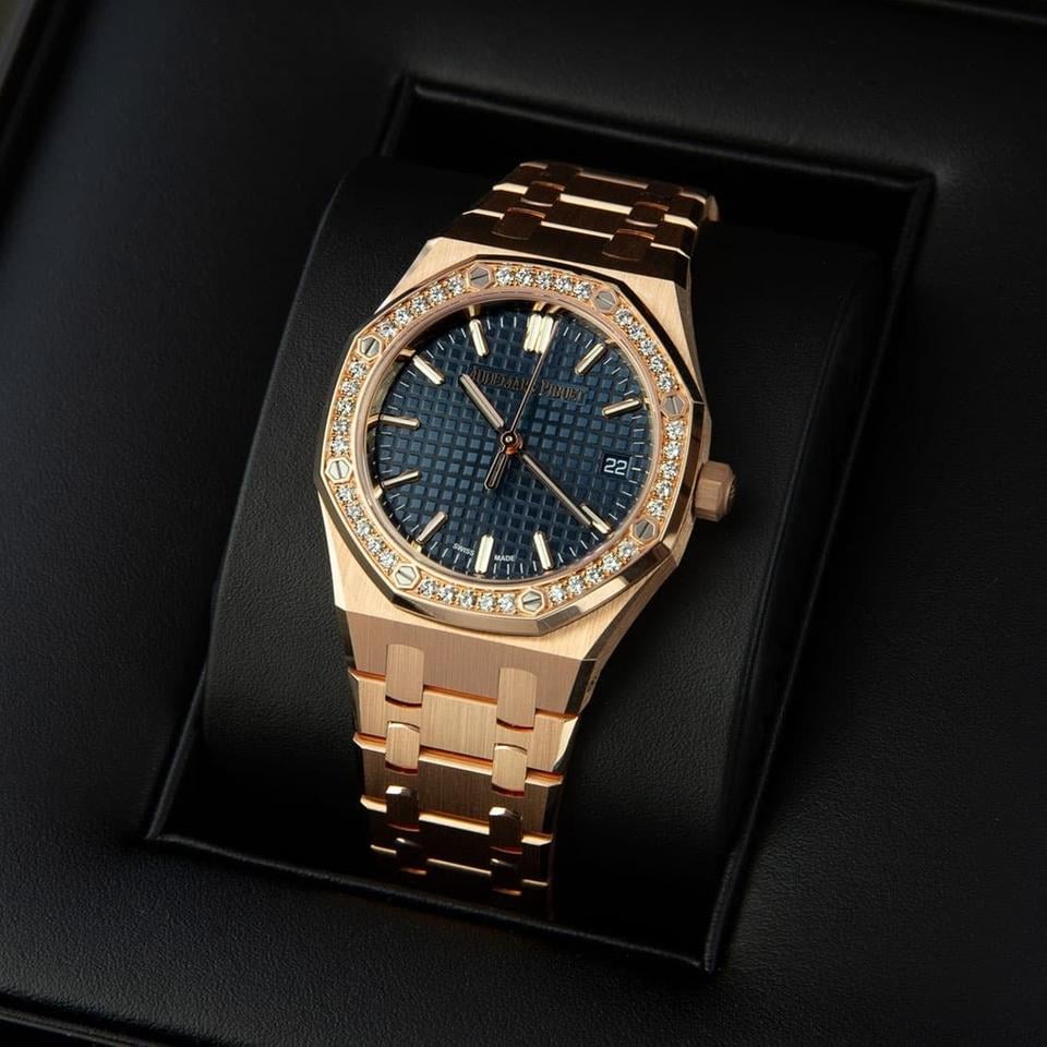 Audemars Piguet Royal Oak Selfwinding, Ref. 77451OR.ZZ.1361OR.04 - Blue Dial