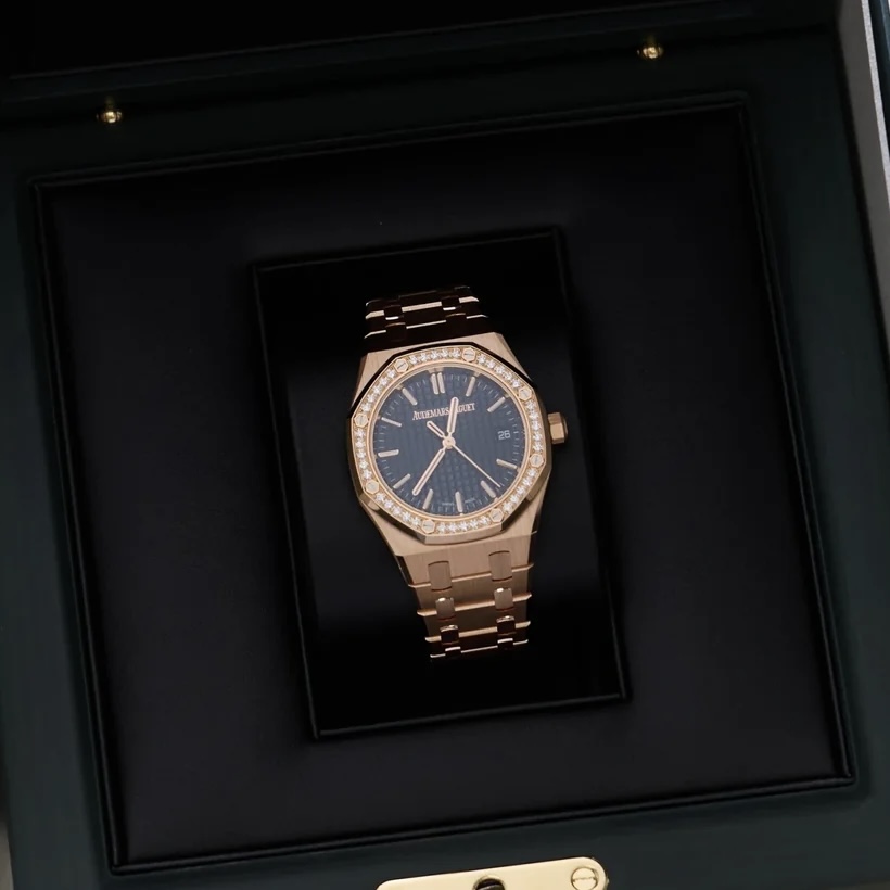 Audemars Piguet Royal Oak Selfwinding, Ref. 77451OR.ZZ.1361OR.04 - Blue Dial