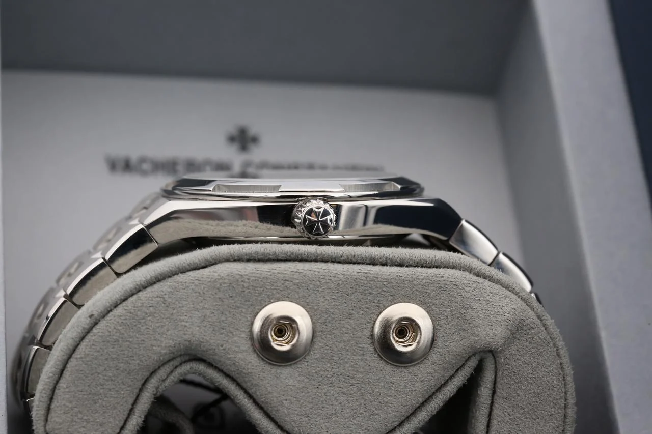 Vacheron Constantin Overseas 4520V/210A-B128 Blue