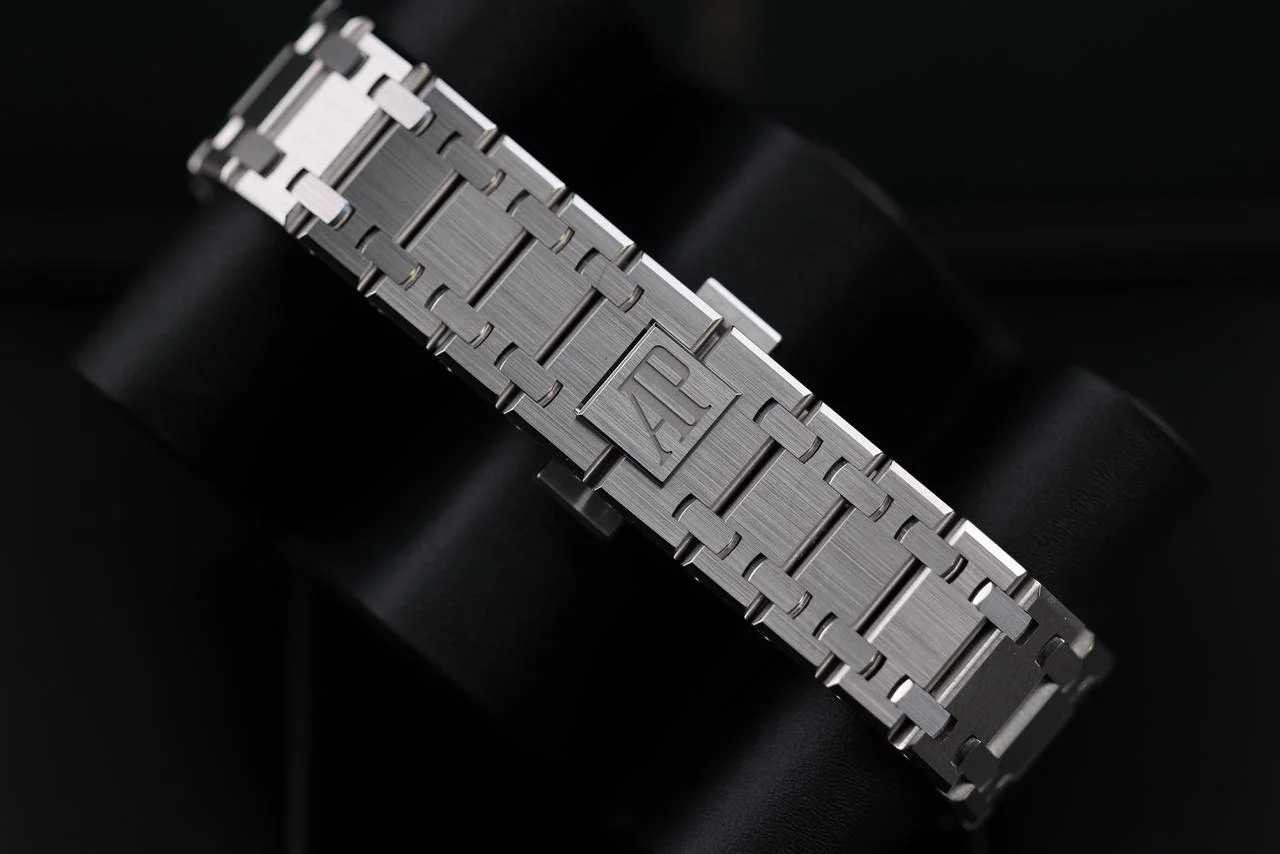 AP Royal Oak Jumbo 16202BC White Gold Blue Dial