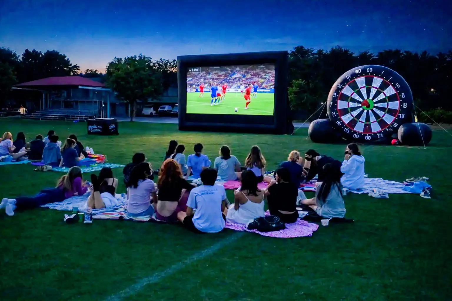 🍿How to Plan the Perfect Outdoor Movie Night (The Complete Guide)