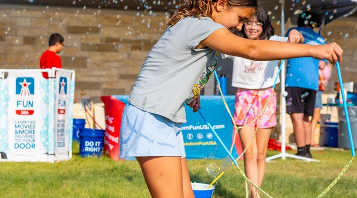 Bubble Coach running a large bubble zone in Orange County, California.