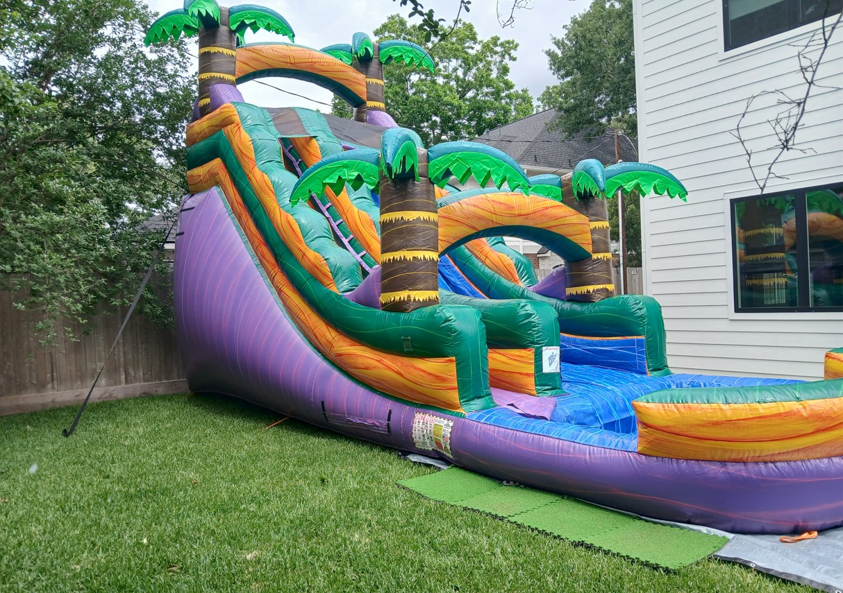 Freedom Fun USA offers waterslide rentals. Perfect for a kid's birthday party or school event.