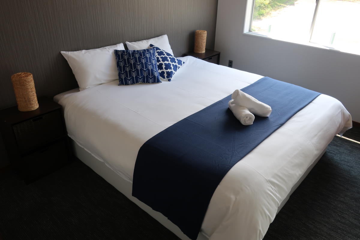 Twin room - king configuration