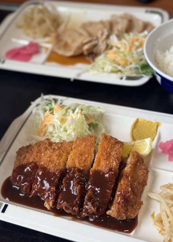 A delicious pork katsu teishoku meal served at Emu