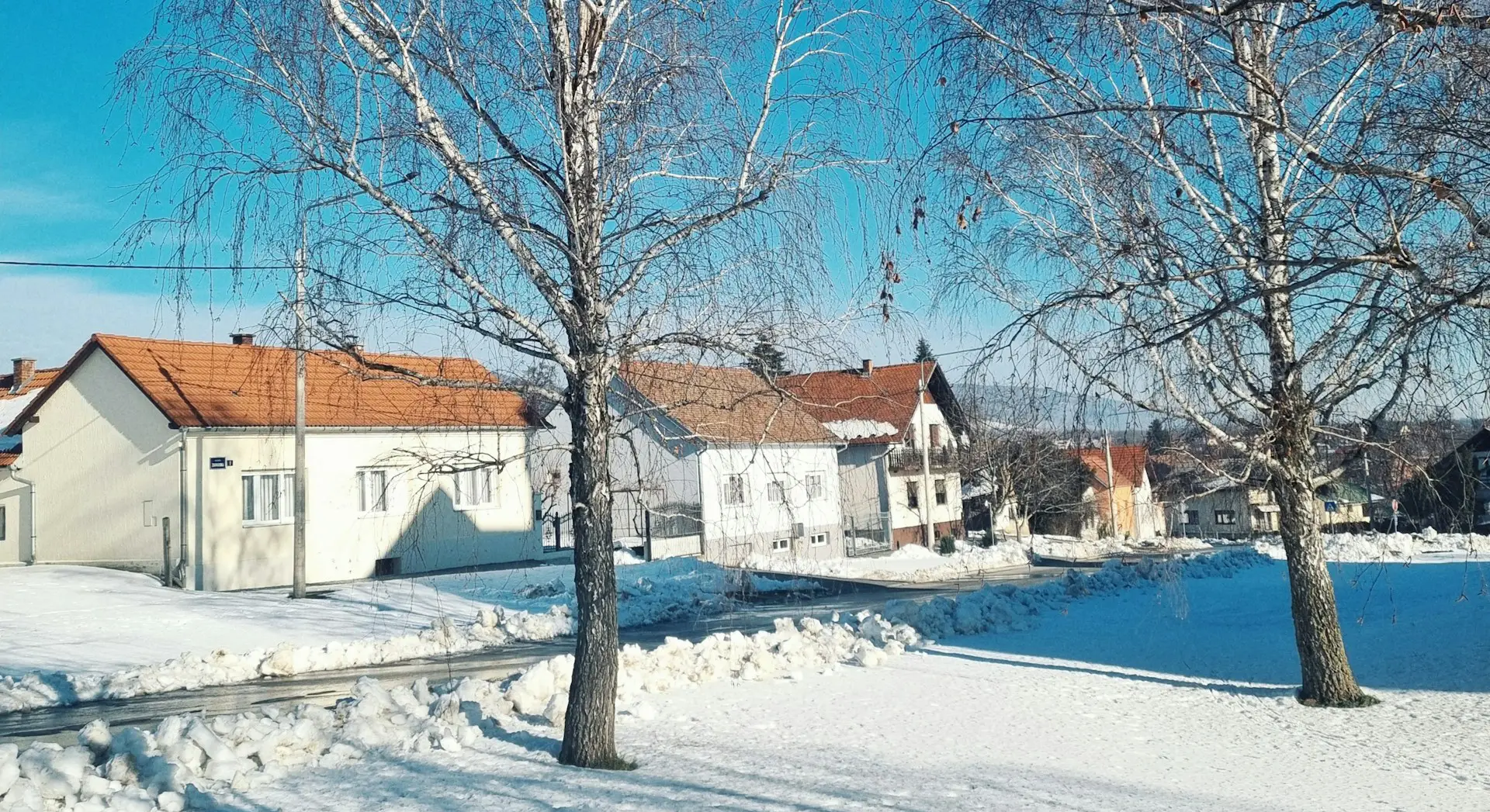 Familj som gjort hyköp av villa med rent to own