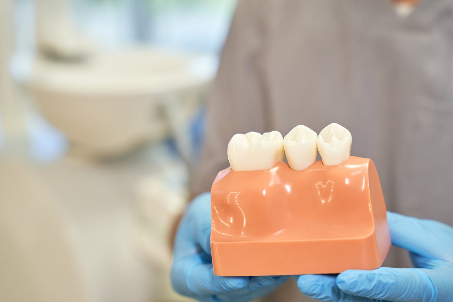 7 Signs of Failing Dental Crowns: When to Call Your Dentist
