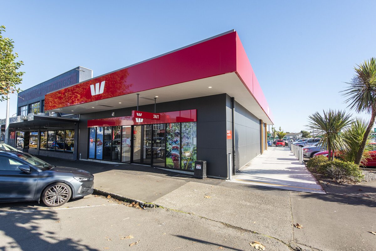 Purpose-built 2025 retail building