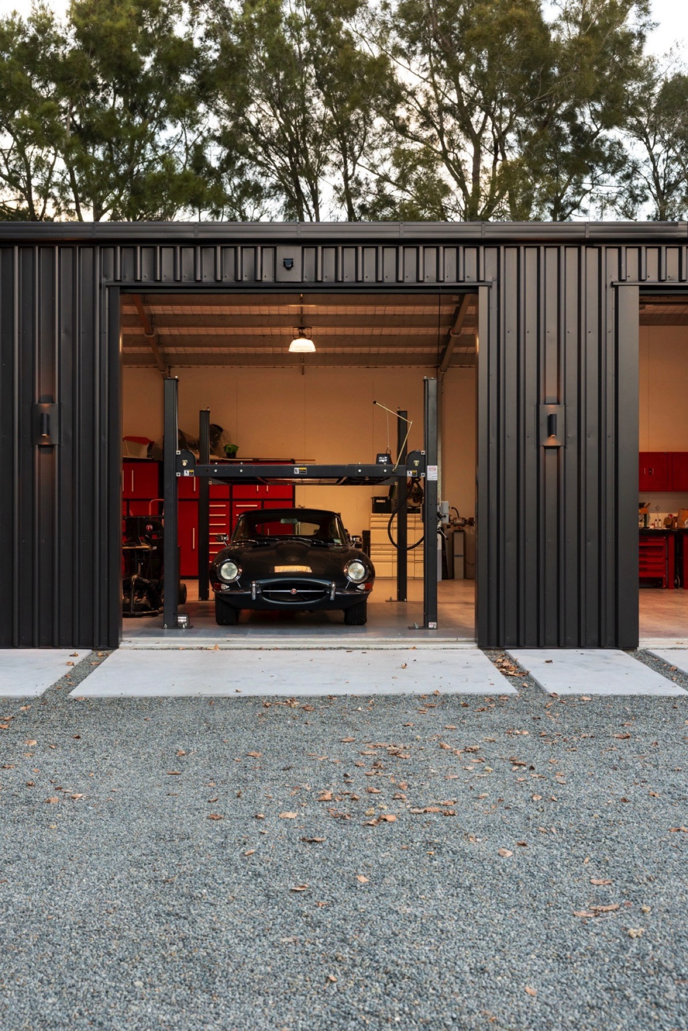 Modern architectural shed 