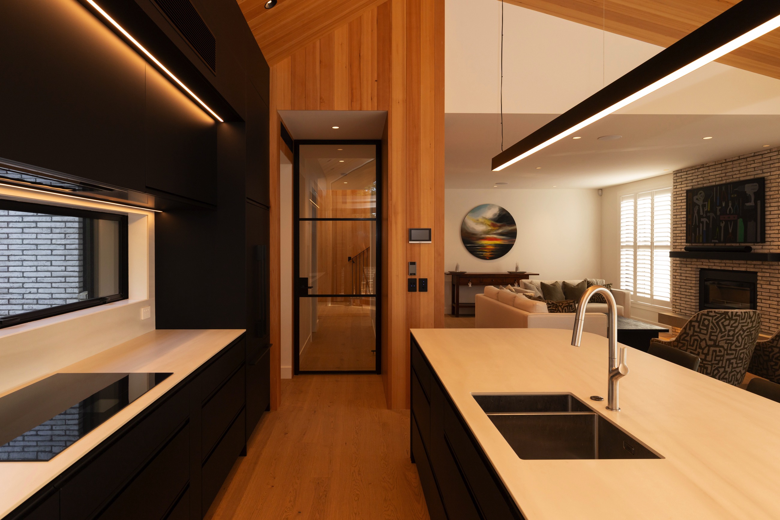 Modern open plan kitchen and dinning area