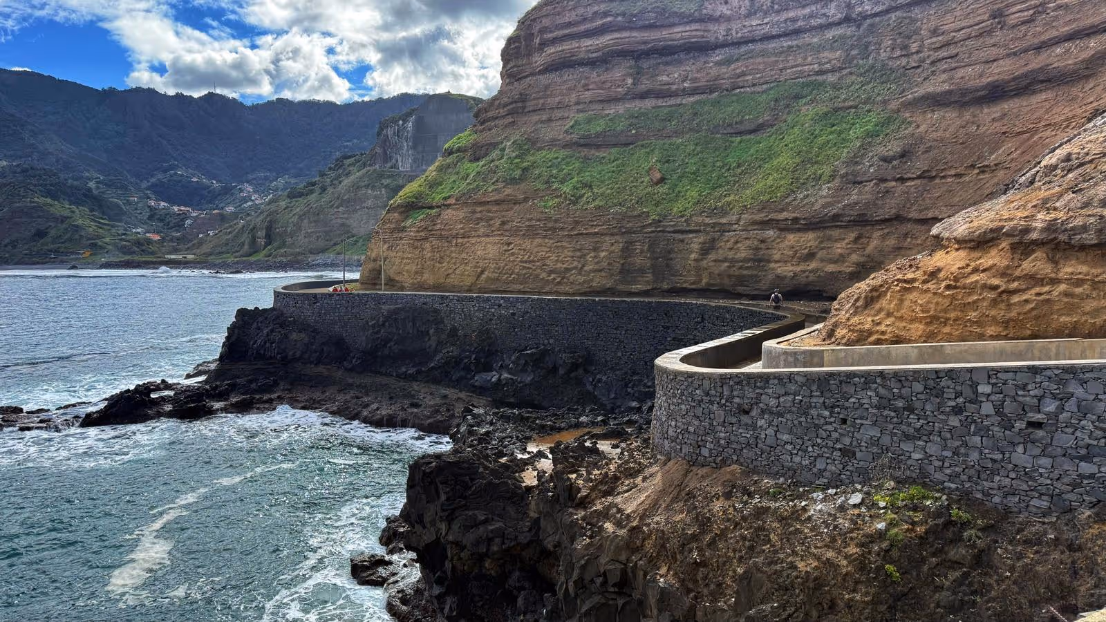 Porto da Cruz City Walk