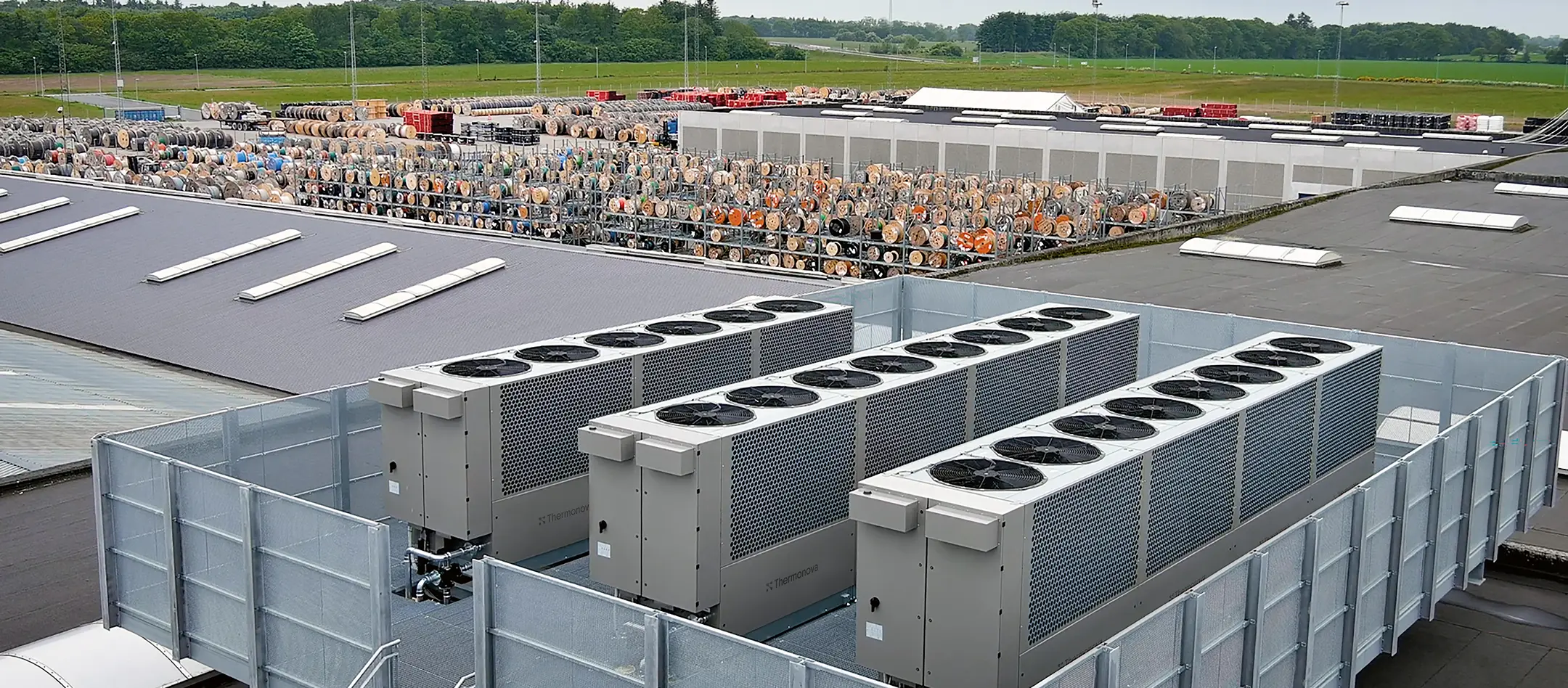 rooftop with Thermonova's modular heatpumps