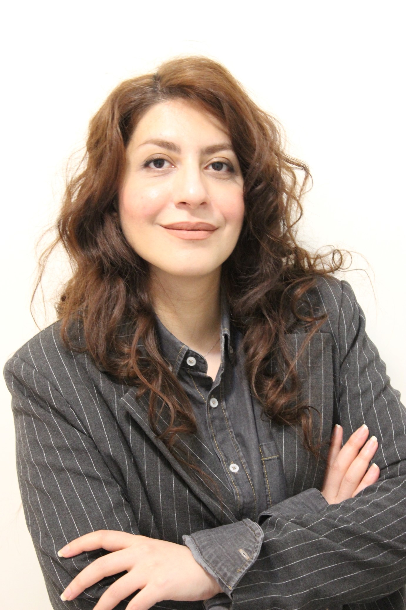 Sahel Ahmadi / Product designer with experience in both B2B &B2C projects