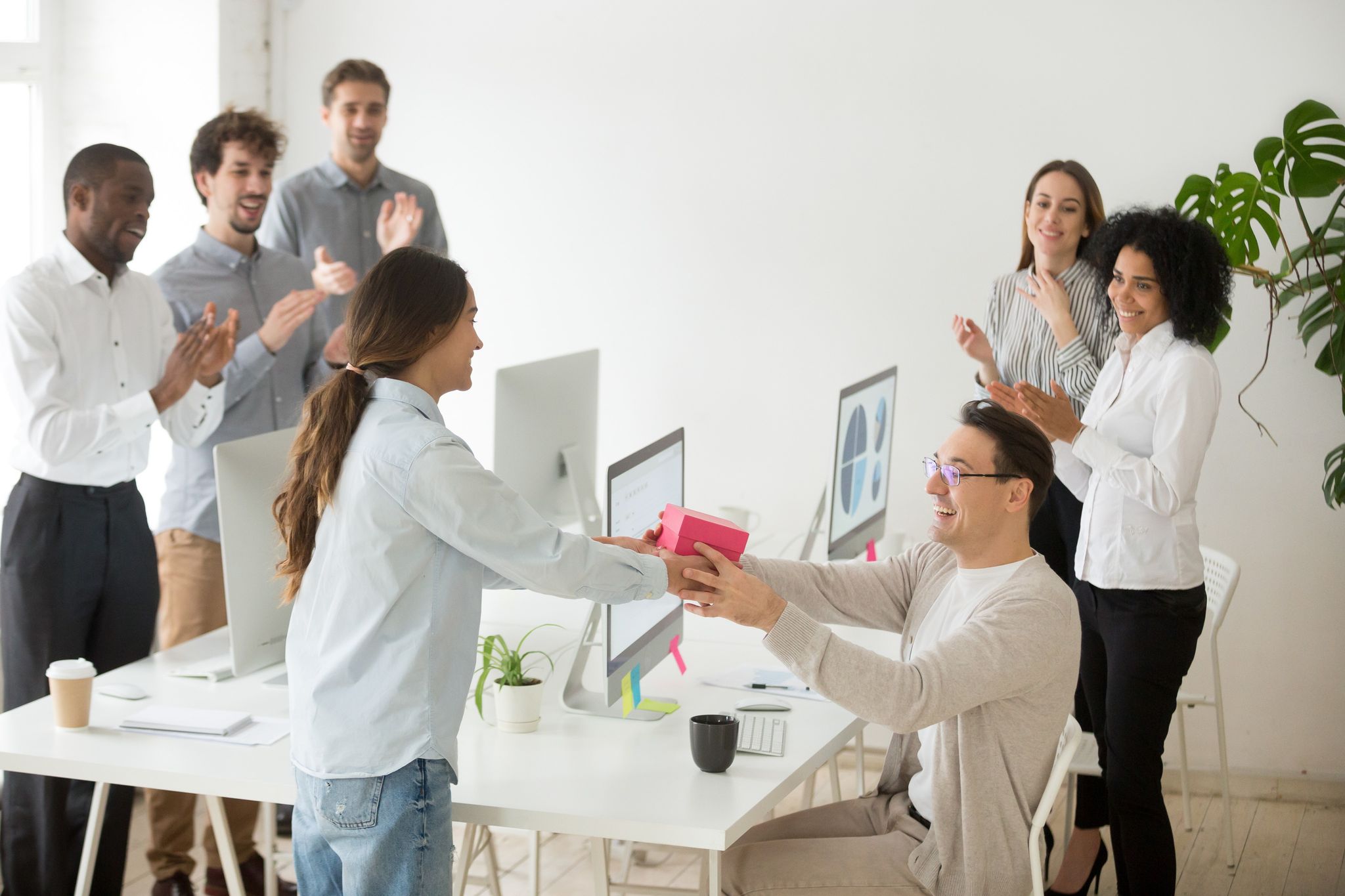 Cadeaux pour les collègues : top 10 des présents originaux