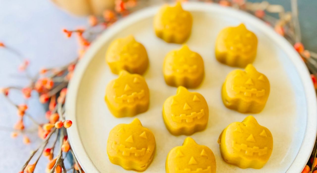 Pumpkin Turmeric Gummies served on a plate