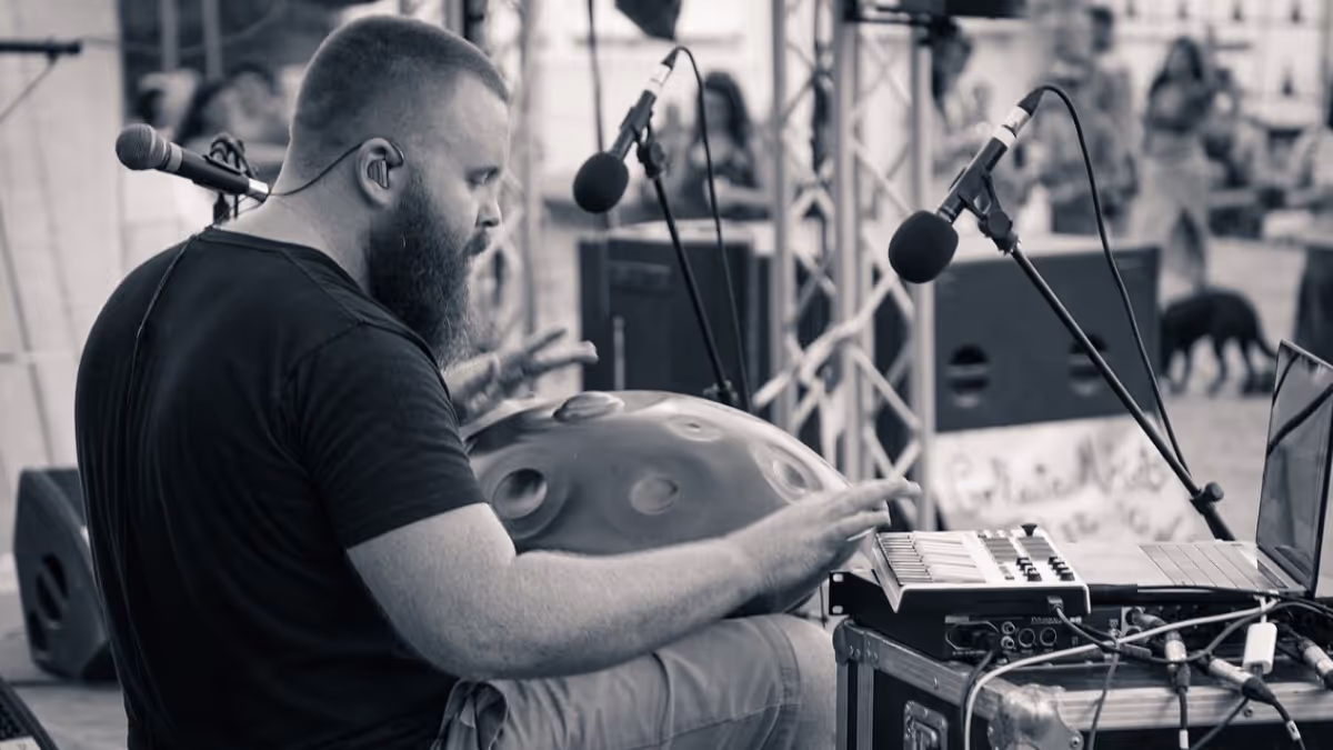 Dan Mulqueen lance un nouvel album (et offre 5 handpans)