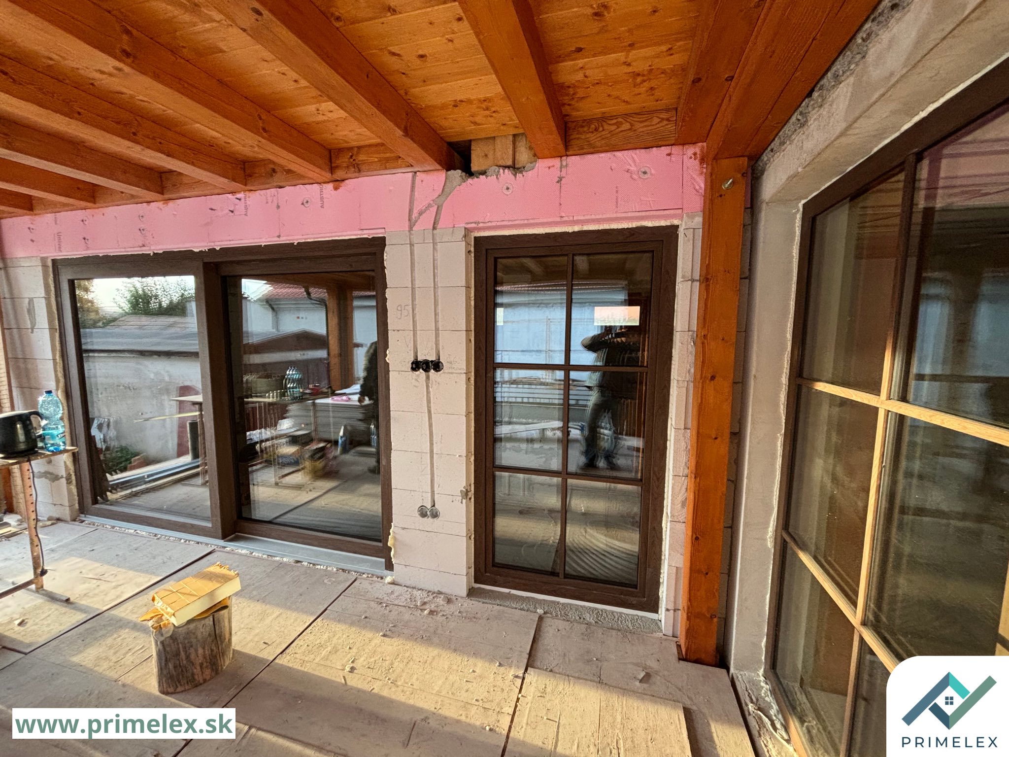 Plastové okná, vchodové dvere, posuvné systémy - Váhovce