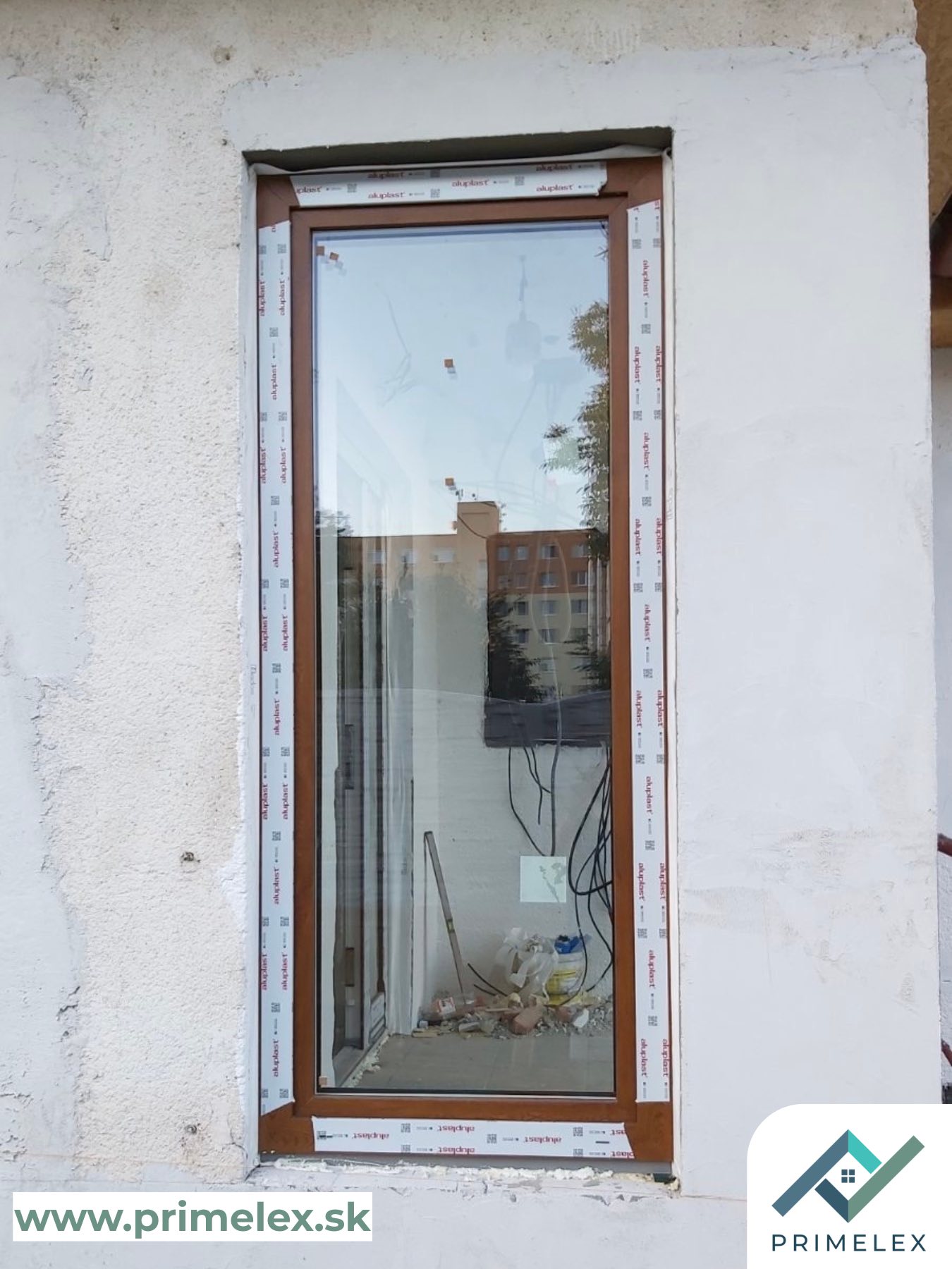 Plastové okná, vchodové dvere, balkónové dvere - Hurbanovo