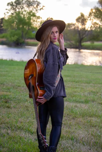 Live music with Allison Road