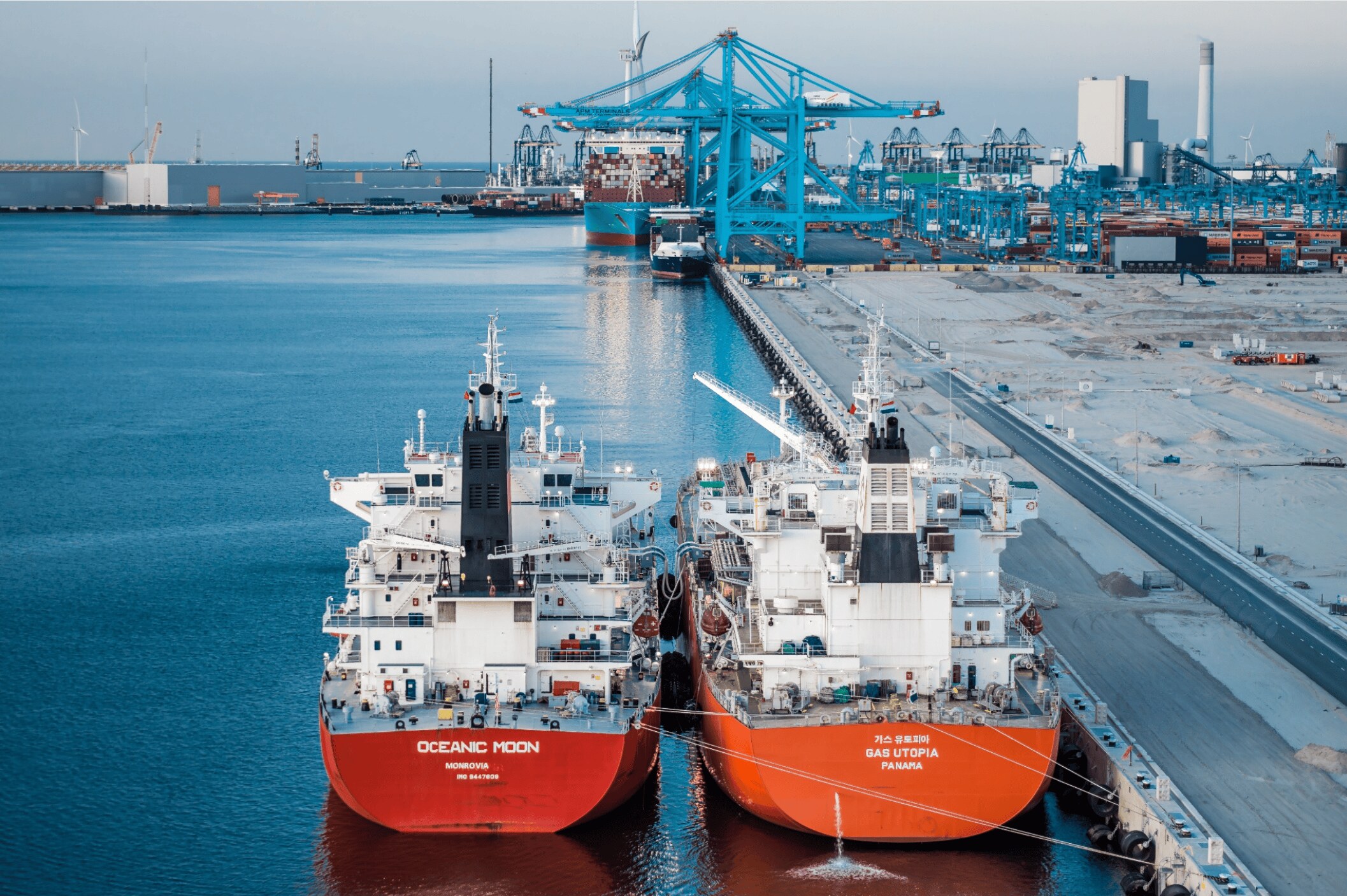 Trammo, OCI and James Fisher Fendercare successfully conducted an ammonia bunkering pilot between two vessels at a terminal in the port of Rotterdam on 12 April, 2025. This marks an important step in preparing the port for vessels bunkering clean ammonia. Ammonia is a carbon-free fuel, so no CO2 is released during combustion. The first ships capable of using ammonia as a bunker fuel are expected in 2026 or 2027.