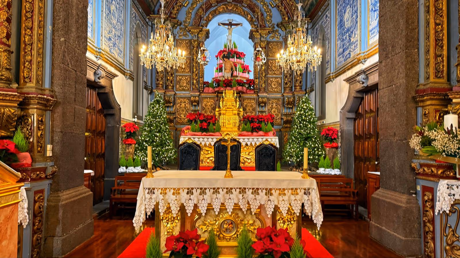 The main alter inside the Câmara de Lobos Parish Church Igreja de São Sebastião 