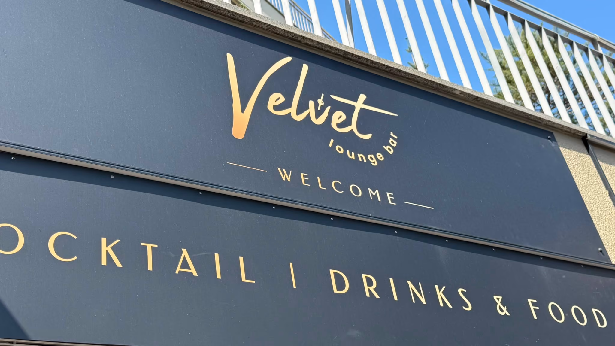 The Logo infront of the Building of the Velvet Lounge Bar in Funchal 