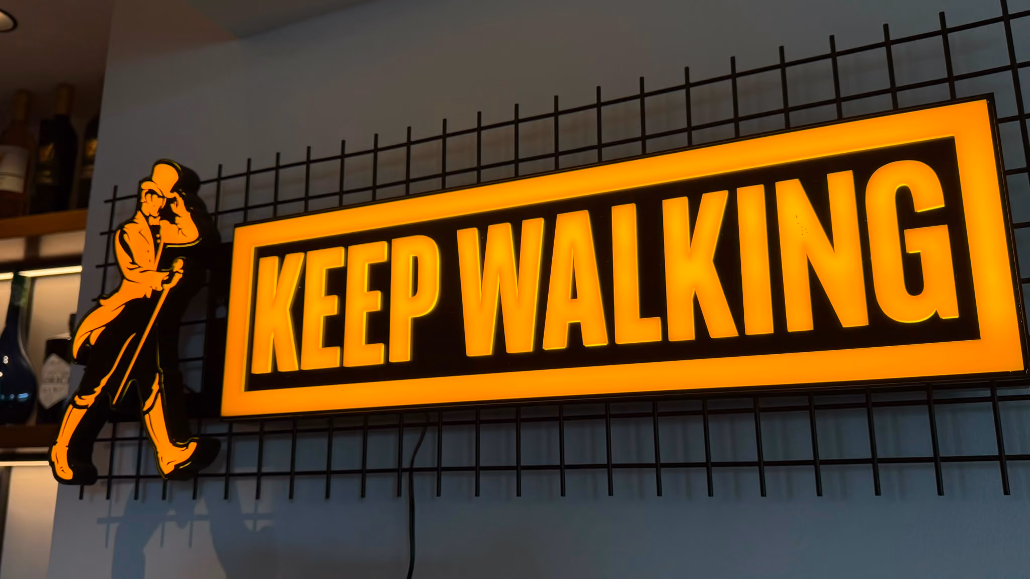 Johnny Walker keep walking - inside the the Velvet Lounge Bar  in MAdeira Funchaö