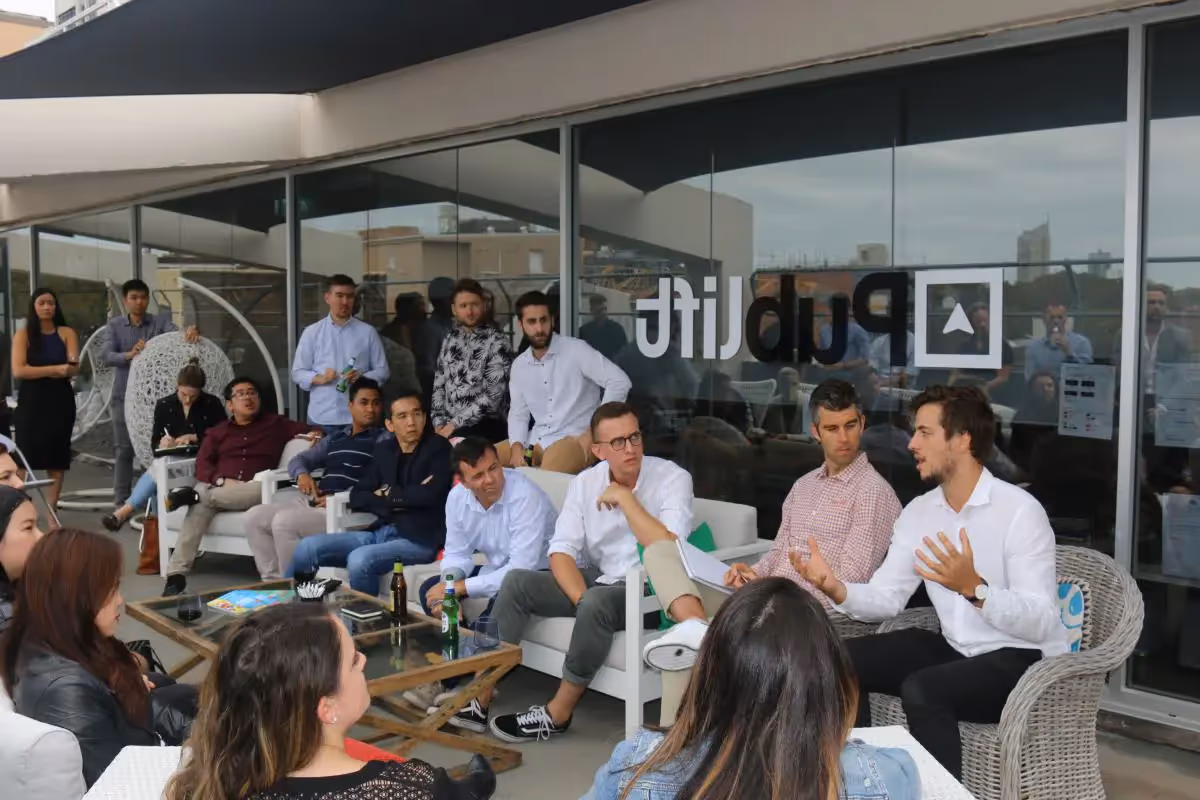 Le personnel de Publift et les éditeurs participent à la discussion lors de l'événement PubChat à Sydney