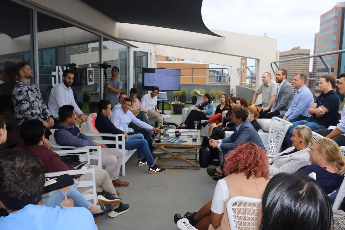 Le personnel de Publift et les éditeurs participent à la discussion lors de l'événement PubChat à Sydney