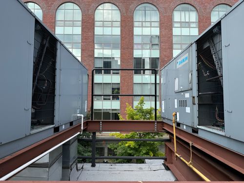 Parapet safety railing