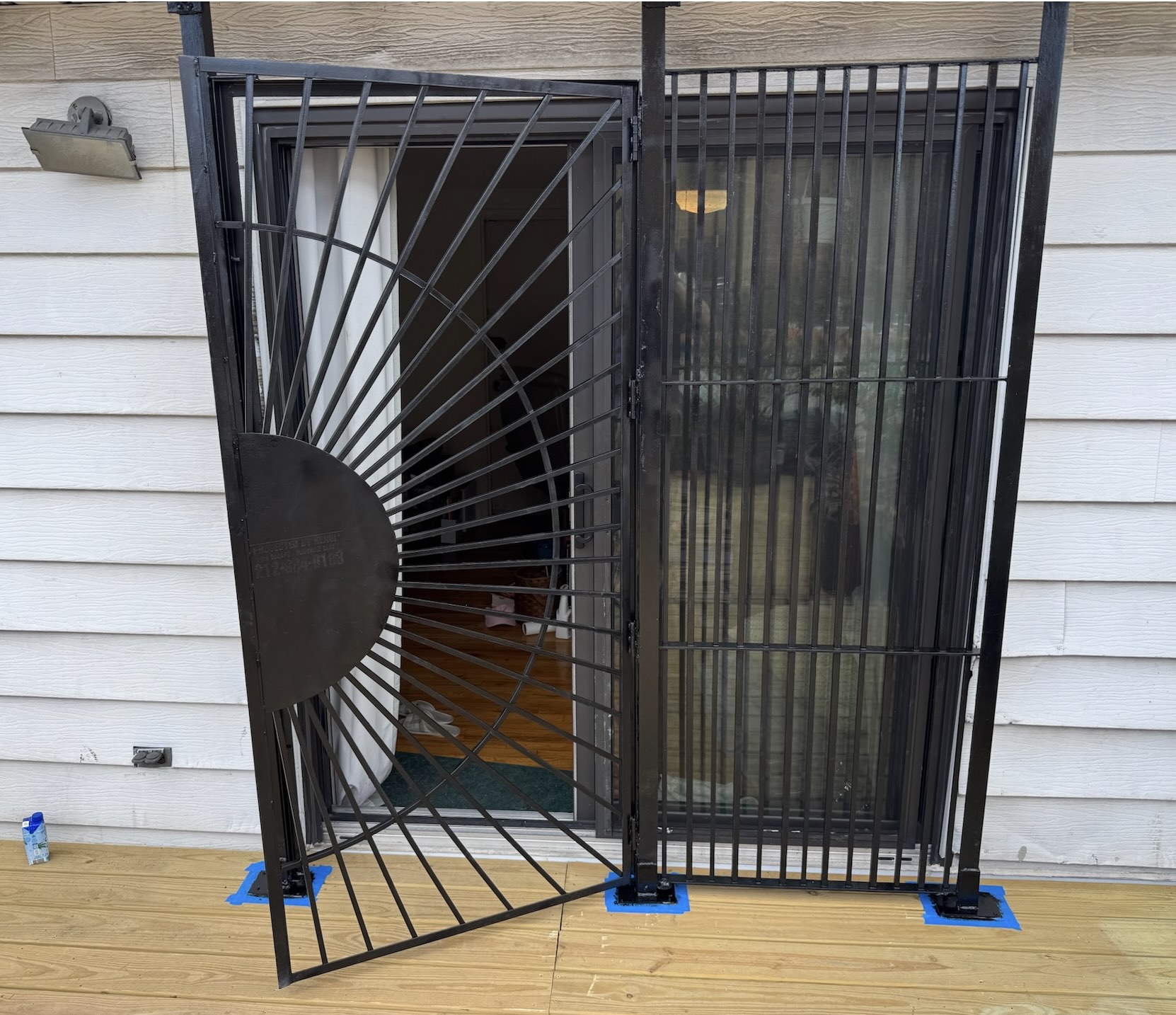 DG170 Sunshine patio door with security grid panel