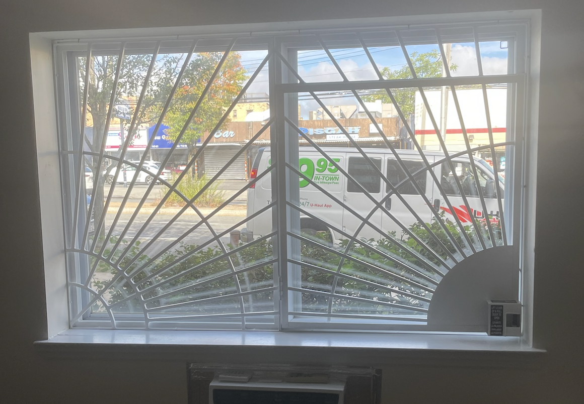 SO86 Sunshine window gate and mirror image grille 