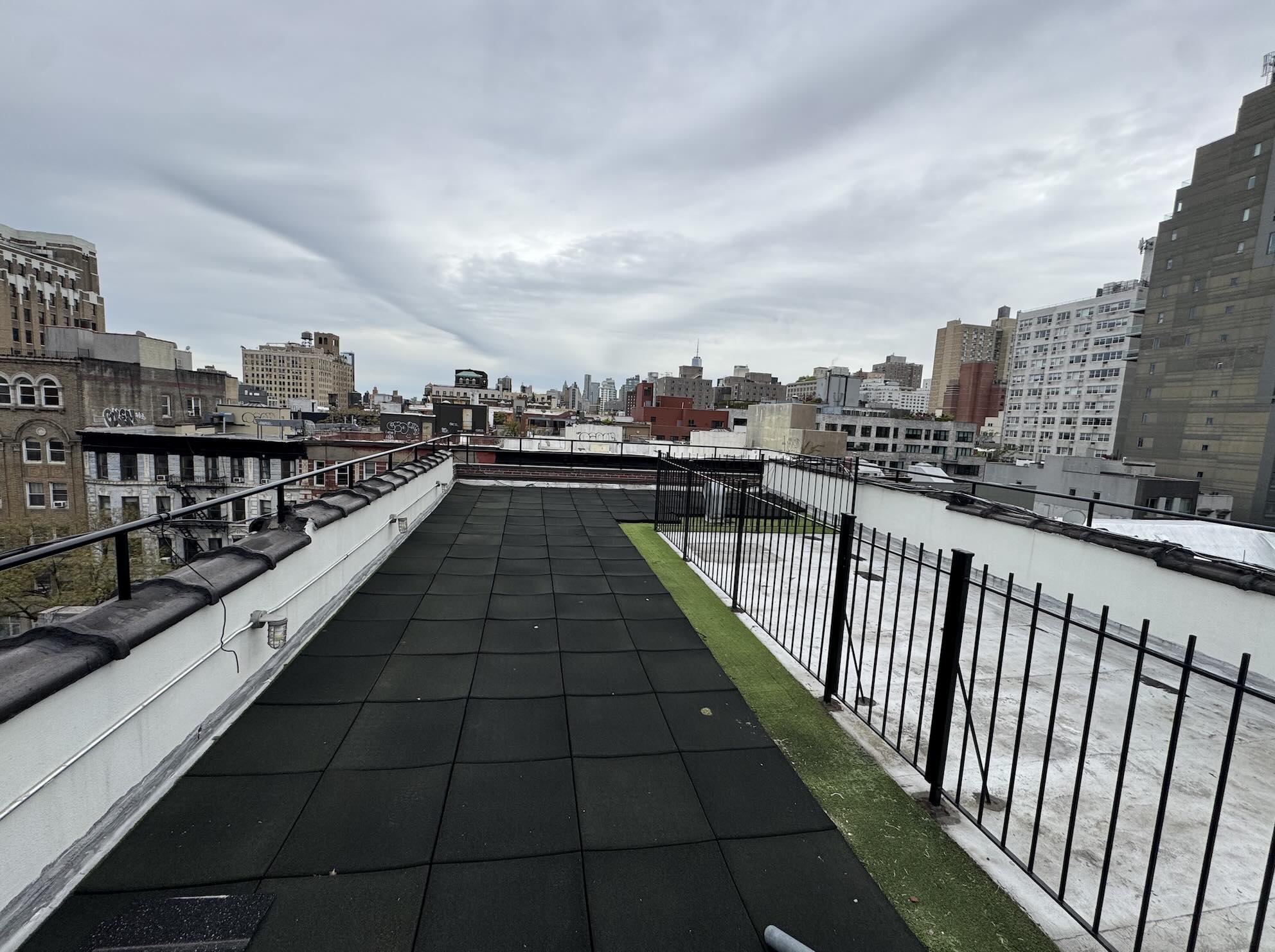 R222 Simple safety roof fence