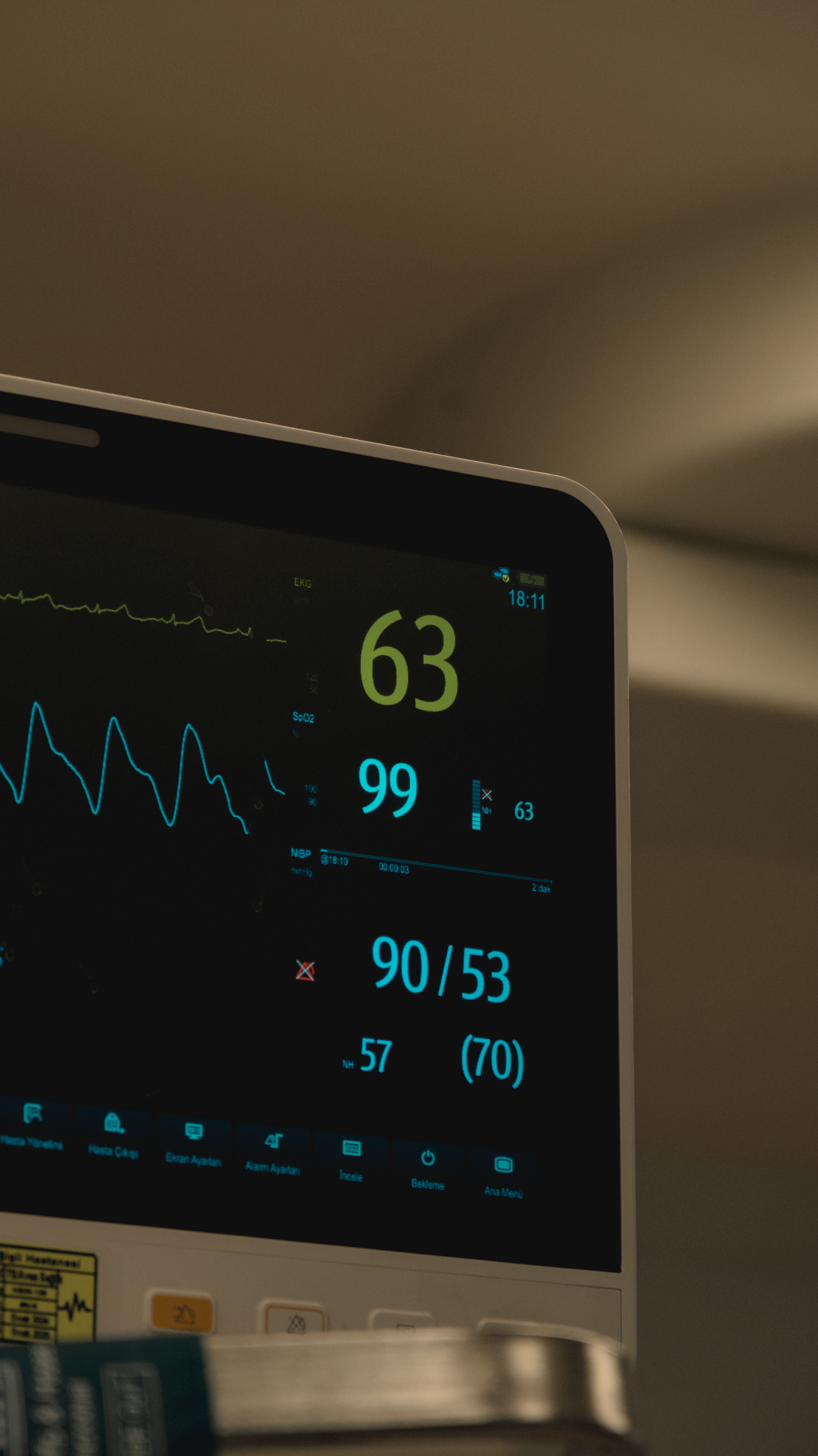 Medical monitor displaying heart rate and vital signs