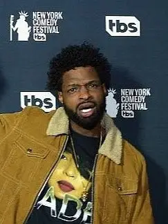 LATE NIGHT LAUGHS IN NYC with Derek Gaines (COMEDY CELLAR), Mike Recine (CONAN), Larry Dorsey Jr (HBO Latino and BET)