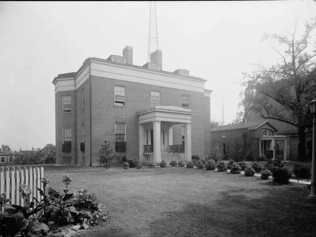 The Upton Mansion was built in 1838 as a private residence. Photograph courtesy of the Library of Congress/HABS.