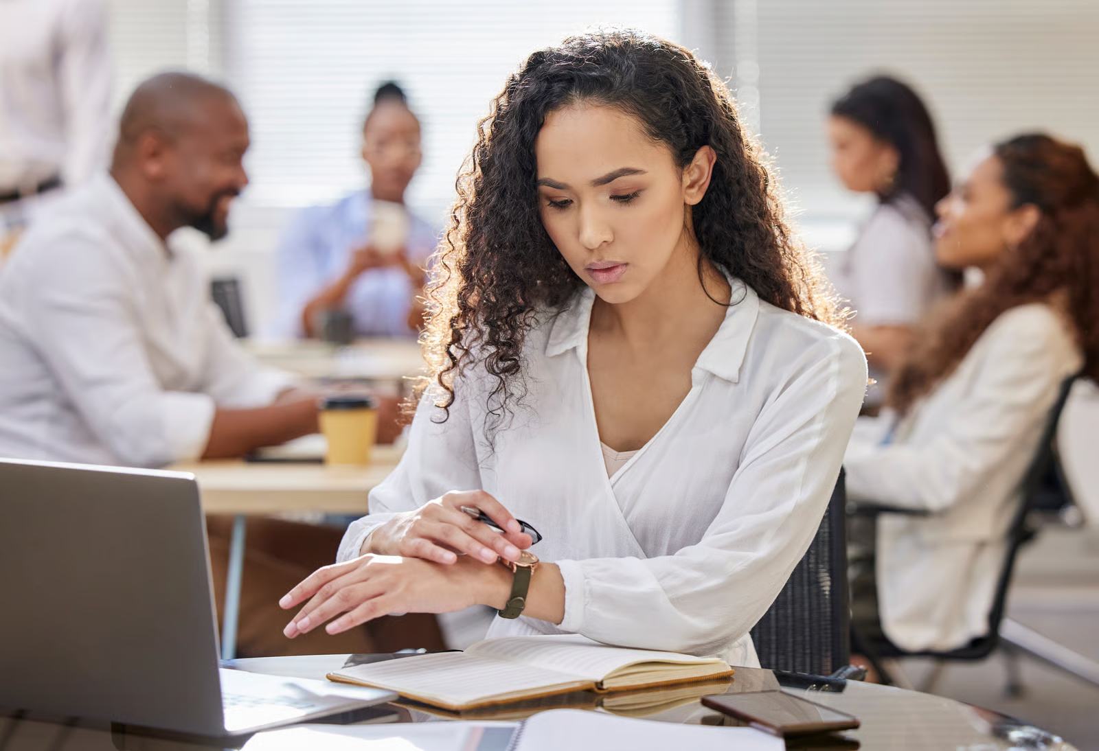 Employees under deadline pressure are more likely to compromise cybersecurity awareness training protocols