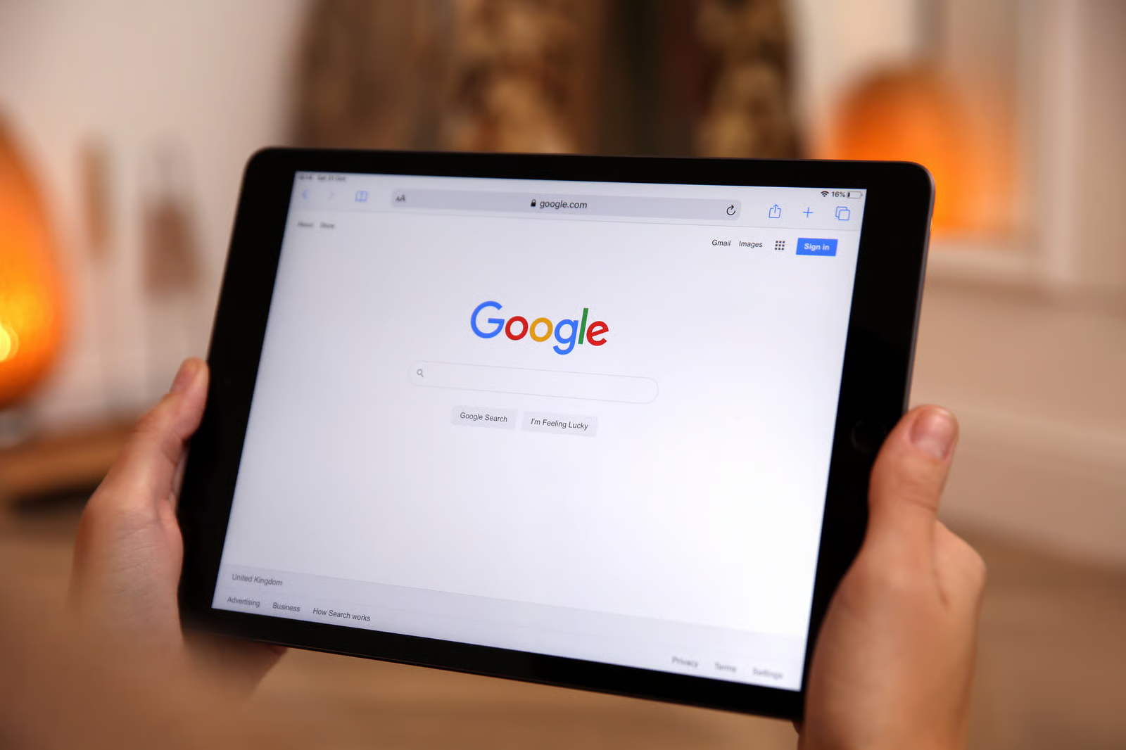 Native social media apps collect far more data than mobile browsers, including contacts, GPS, device identifiers, and clipboard contents