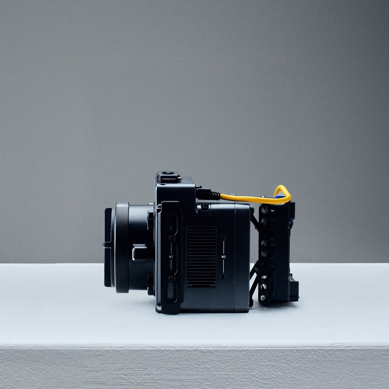 Studiofoto von Freefly Ember S5K (Active EF Mount, 4TB)