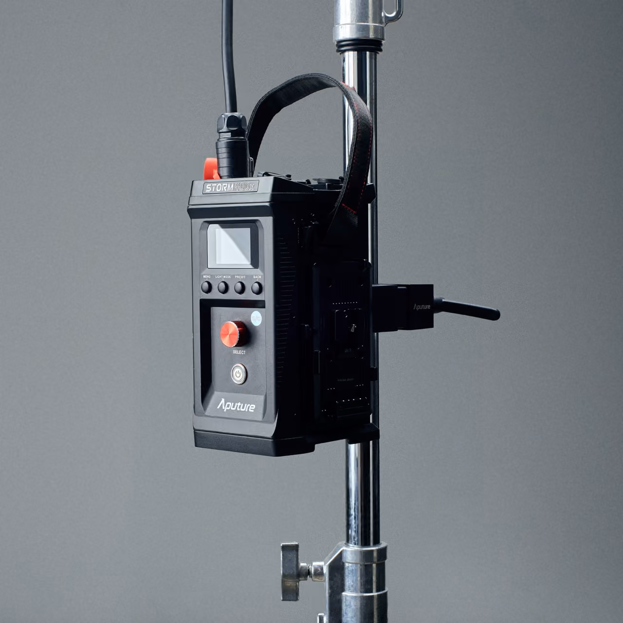 Studiofoto von Aputure Storm 400x