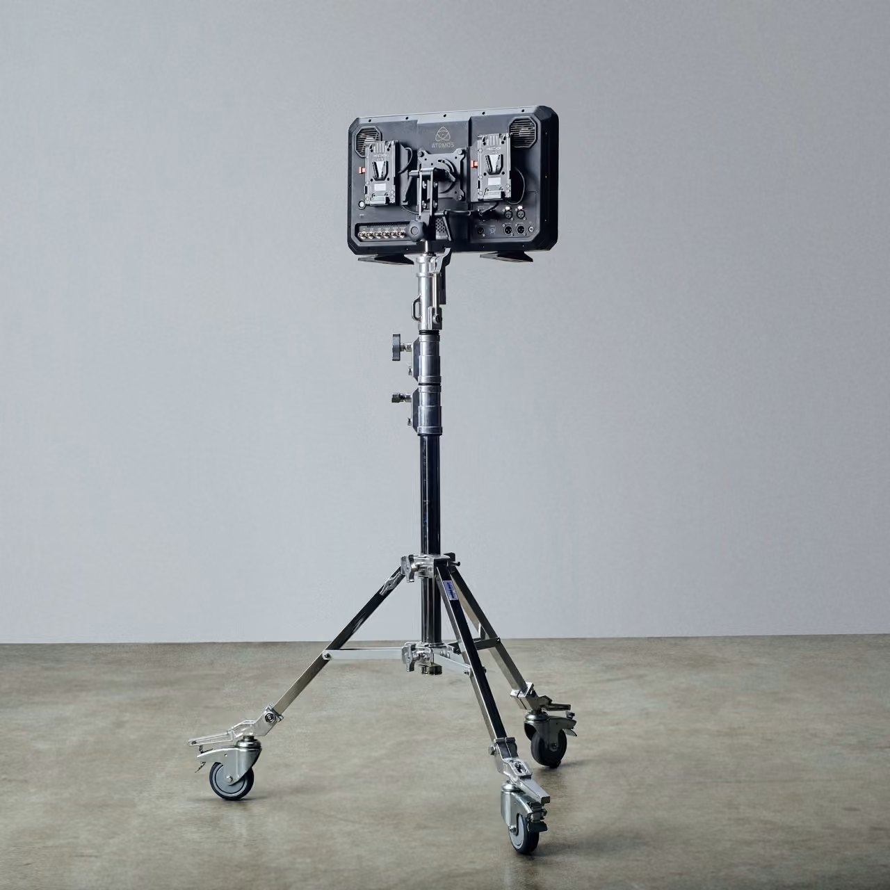 Studiofoto von Atomos Sumo 19 Kunden Monitor VESA Mount (19" Zoll)