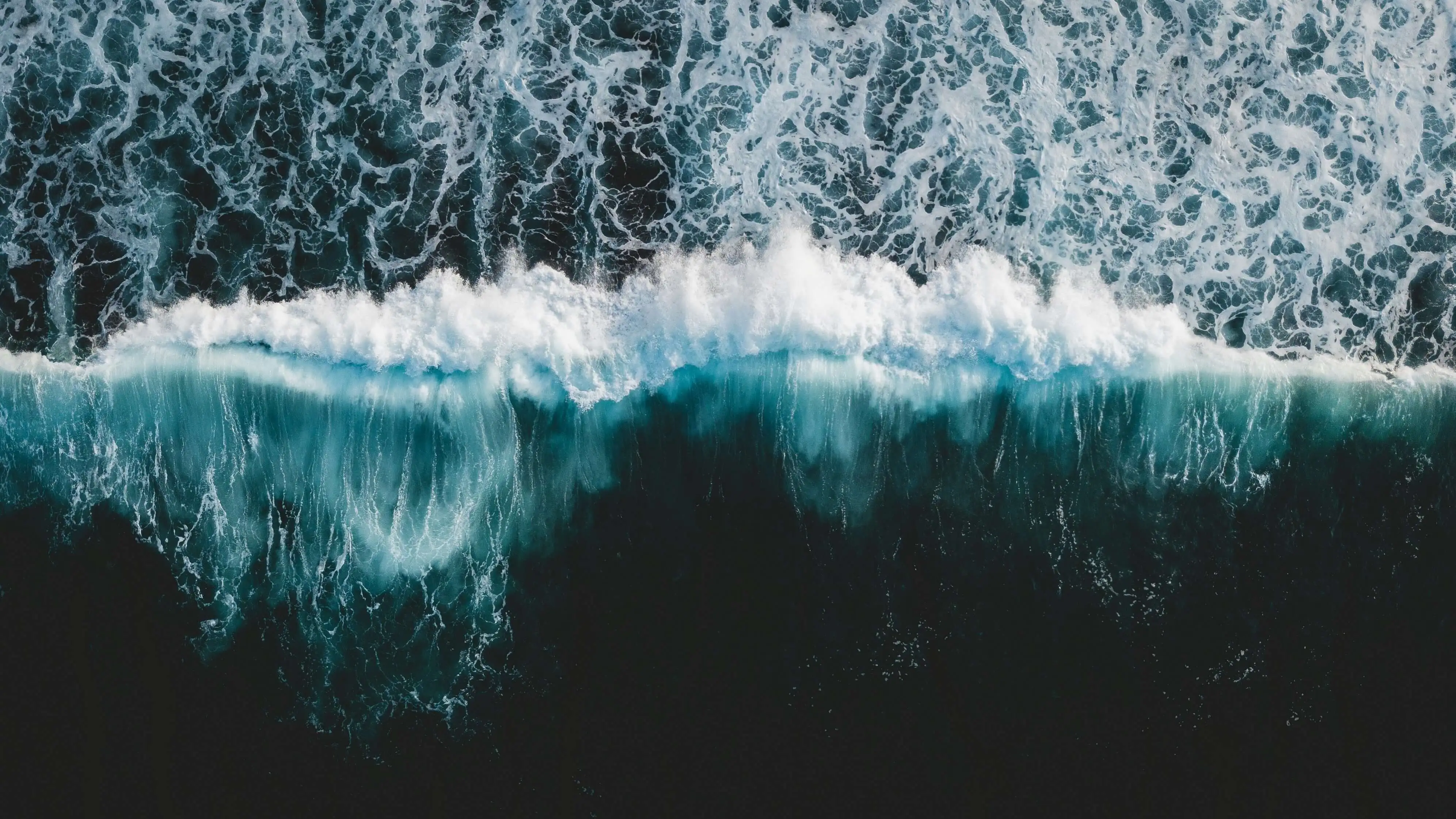 Nice wave shot on the top by a drone