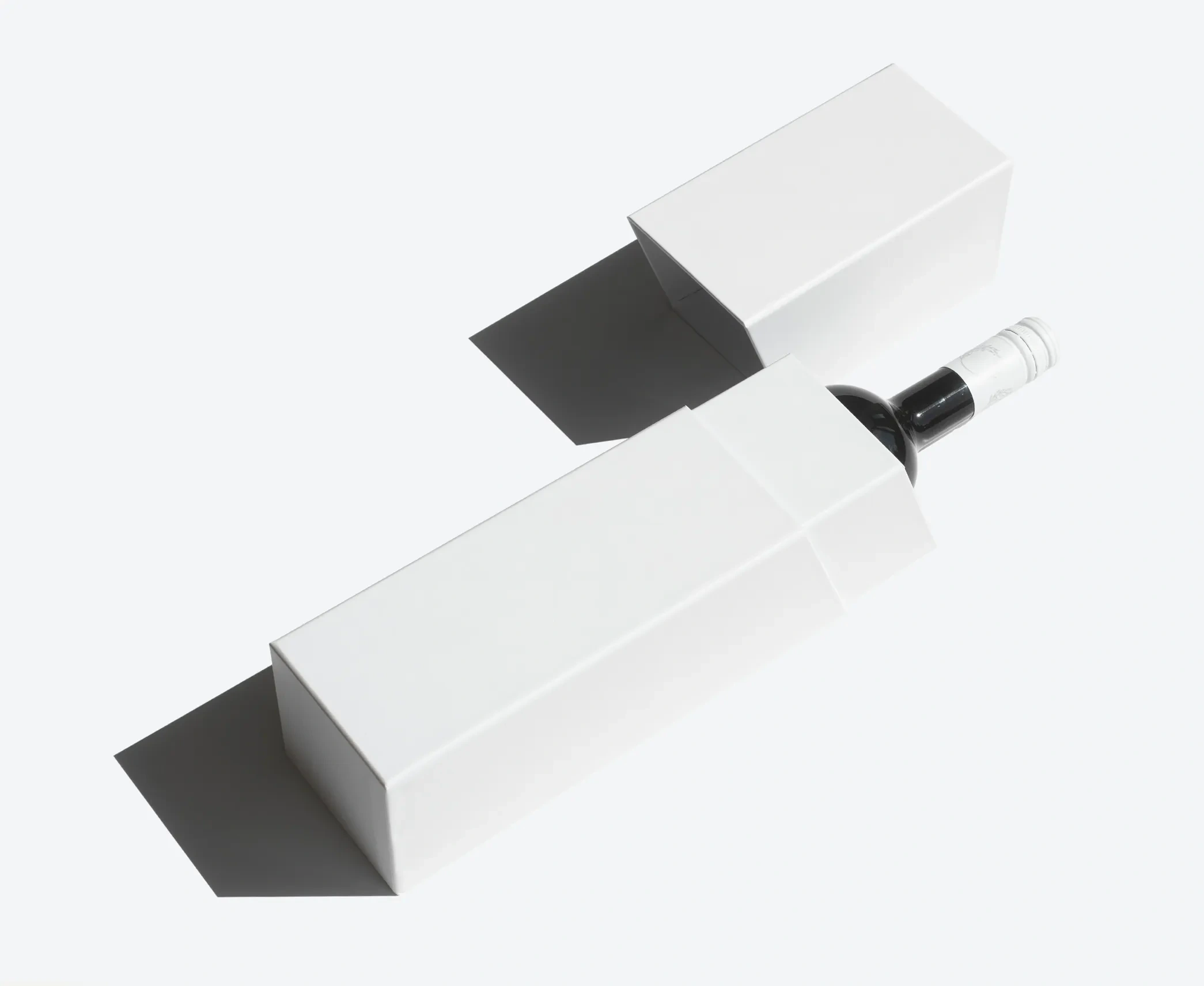 White neck box for wine bottle – Minimalist white rectangular neck box with a snug lid, designed for premium wine bottle packaging.