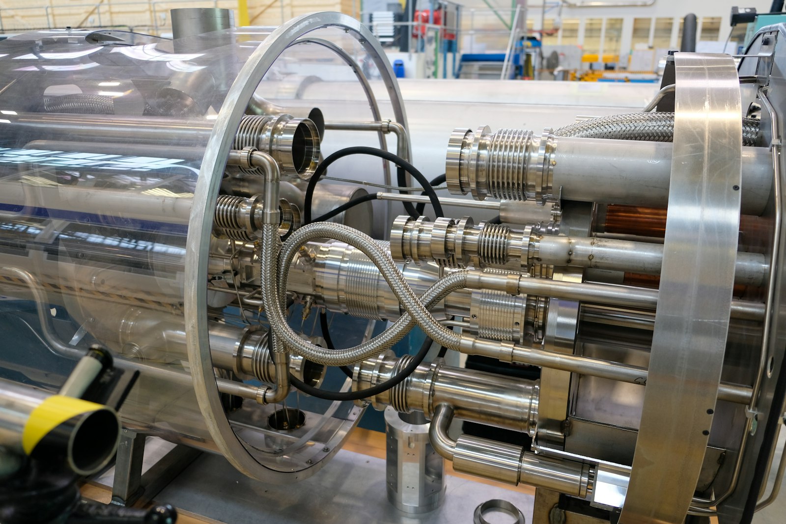 Superconducting accelerator magnet interconnect