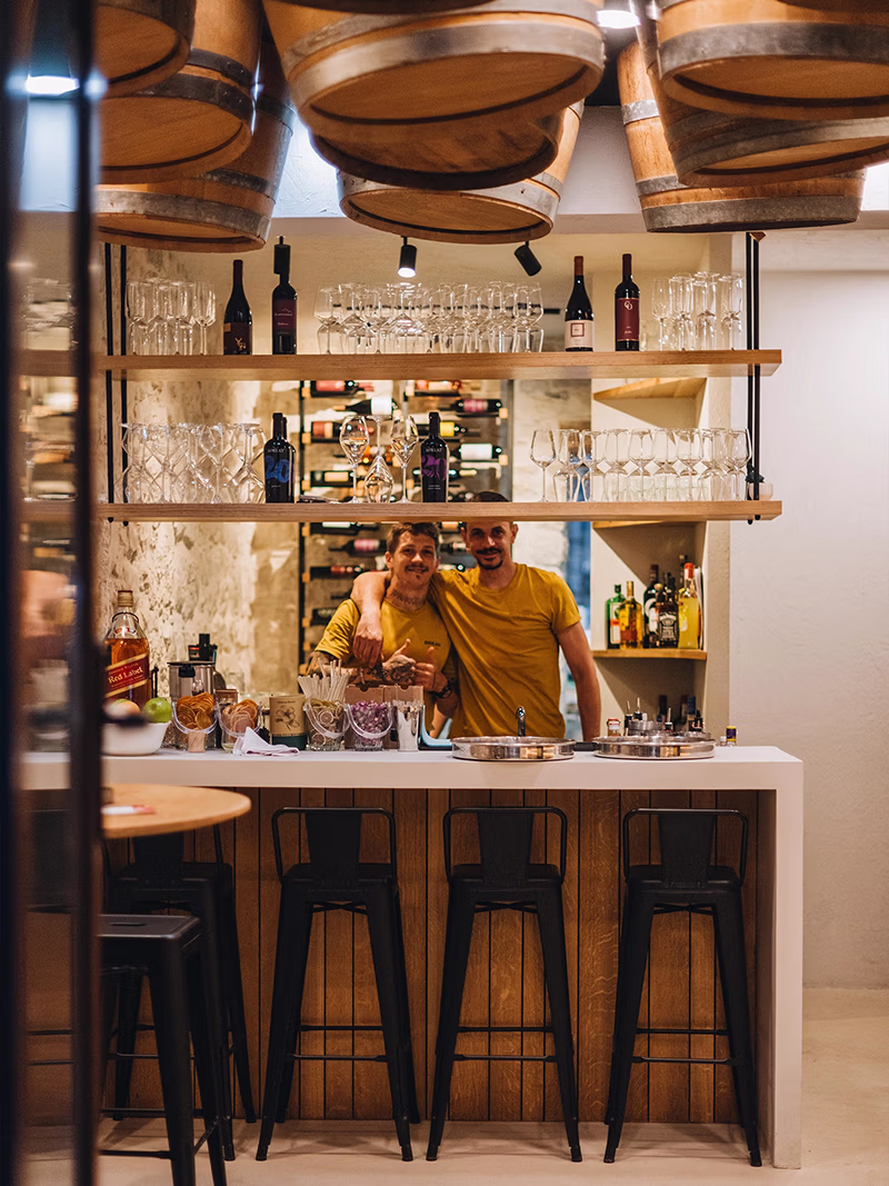 Dolio’s wine bar