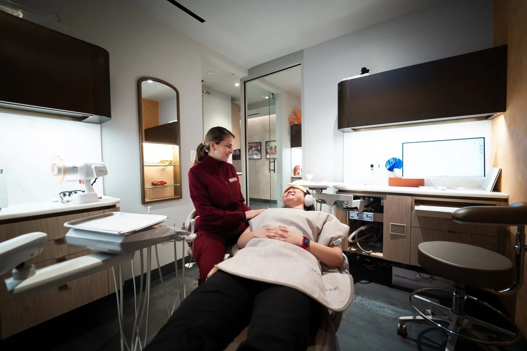 TMJ and jaw pain consultation at Smile House