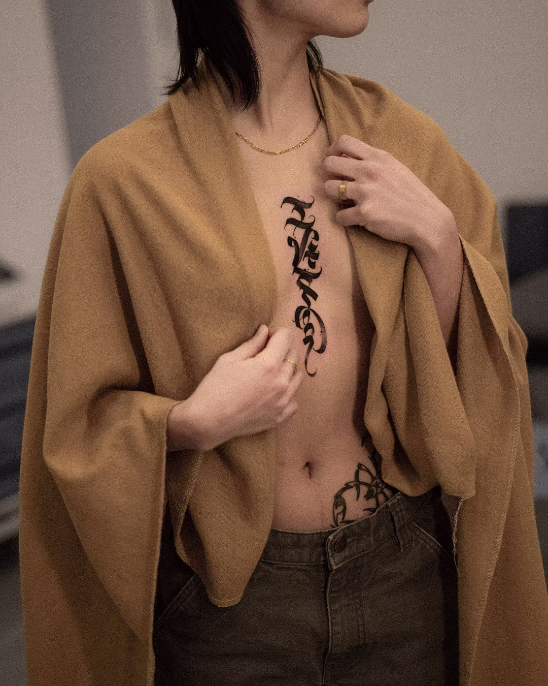 Tattoos have long been a powerful form of self-expression, allowing individuals to wear their stories, beliefs, and passions on their skin. For women, tattoos can symbolize personal growth, commemorate significant life events, or simply serve as beautiful adornments. In this comprehensive guide, we’ll explore a variety of tattoo ideas tailored for women, delve into their meanings, and address some of the most frequently asked questions to help you make an informed decision about your next piece of body art.