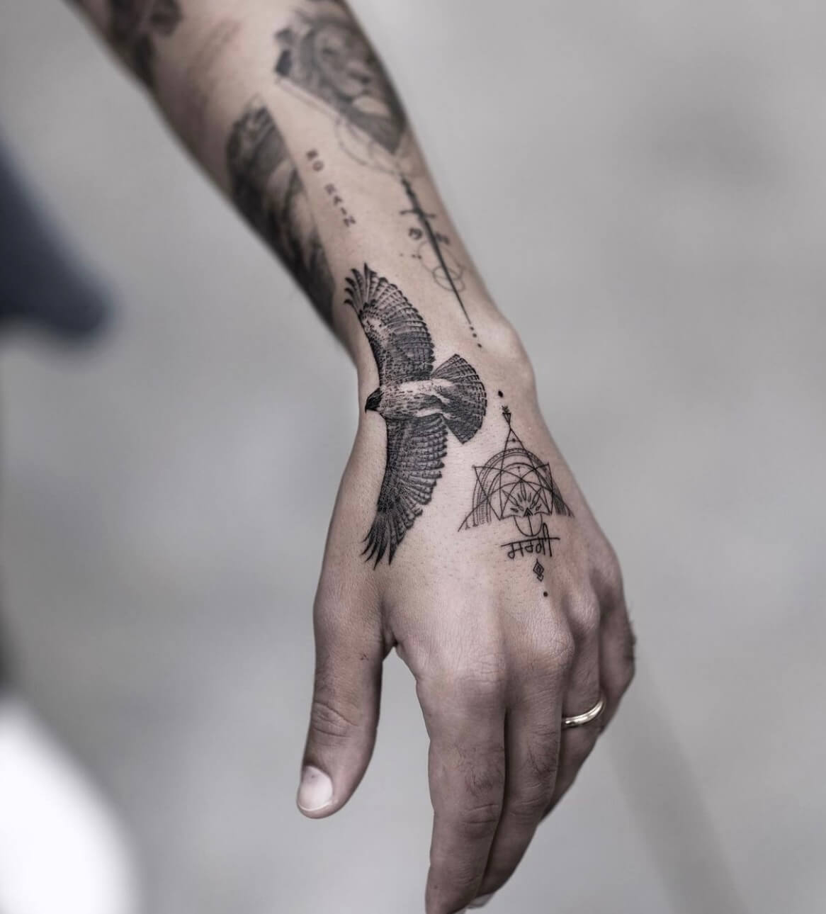 Hand Tattoo Ideas: Designs for Men, Women & Fingers