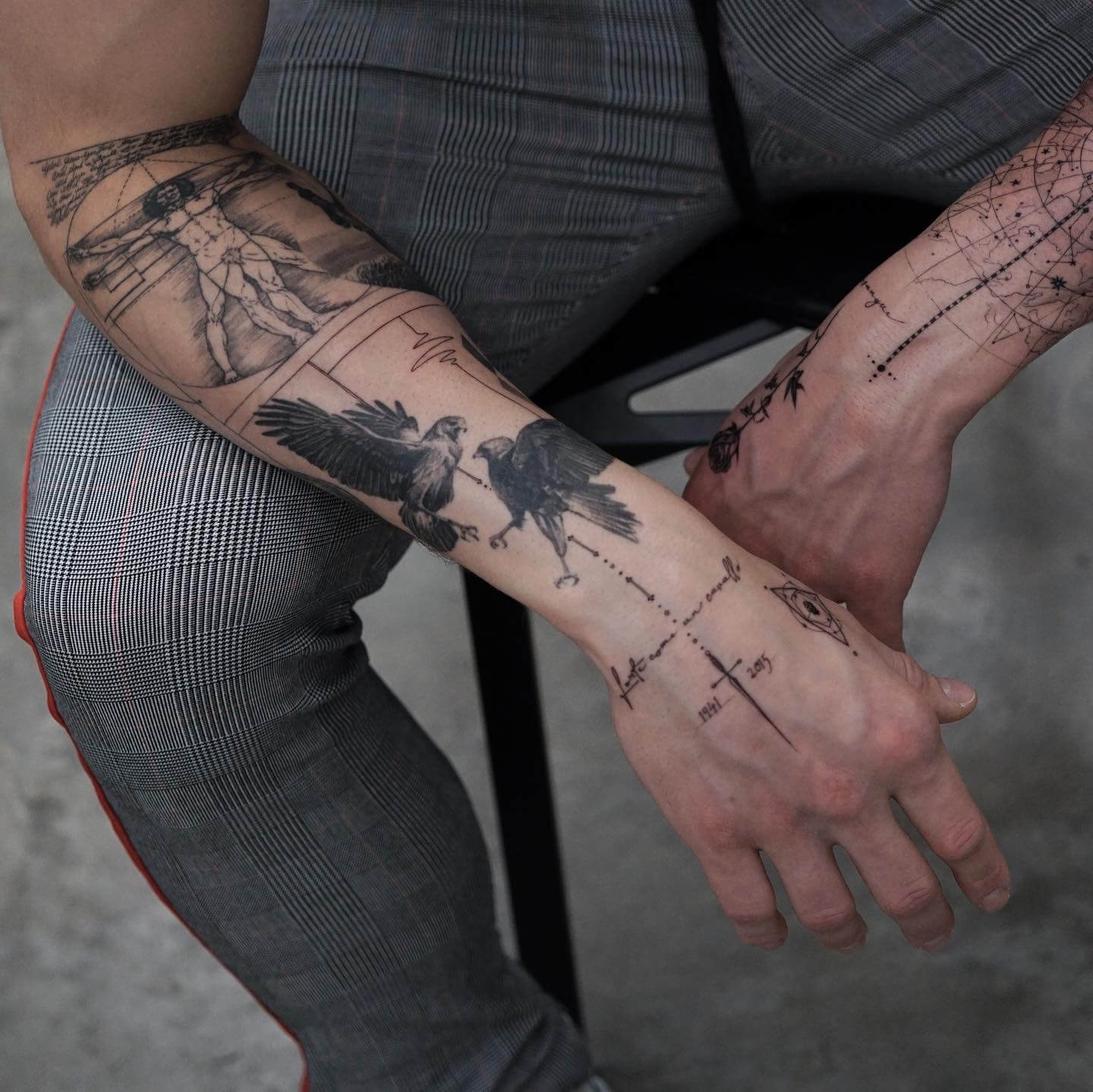 Hand tattoos are one of the most visible, personal, and bold choices in body art. Whether you're drawn to intricate finger designs, striking knuckle lettering, or an expressive back-of-hand composition, your hands offer a canvas that's always on display. This guide covers the best hand tattoo ideas for men and women, placement options, styles, pain levels, and everything you need to know before booking at Monolith Studio, Brooklyn.